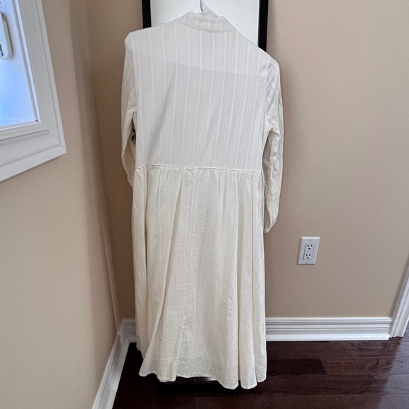 white dress asian size S - Picture 2 of 2